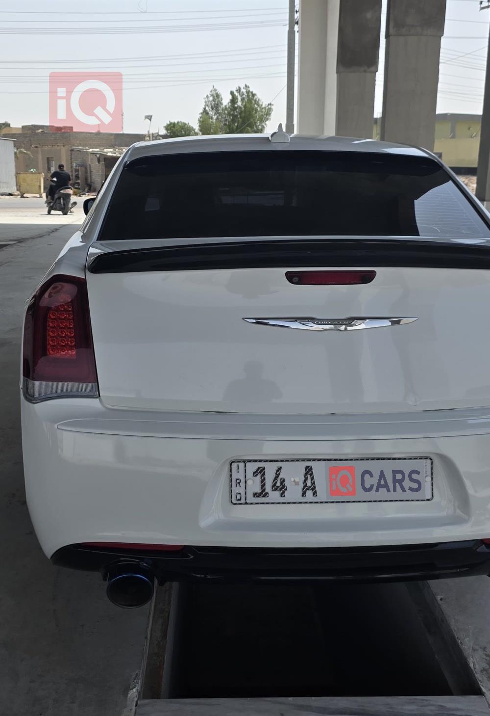 کرایسلەر 300